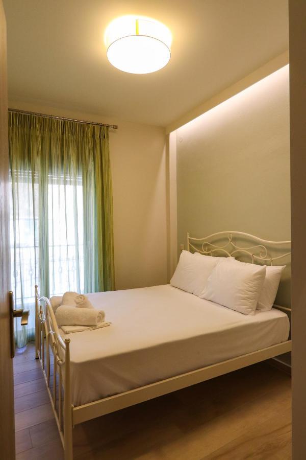 East & West Seaside Apartments Gialtra Exterior foto